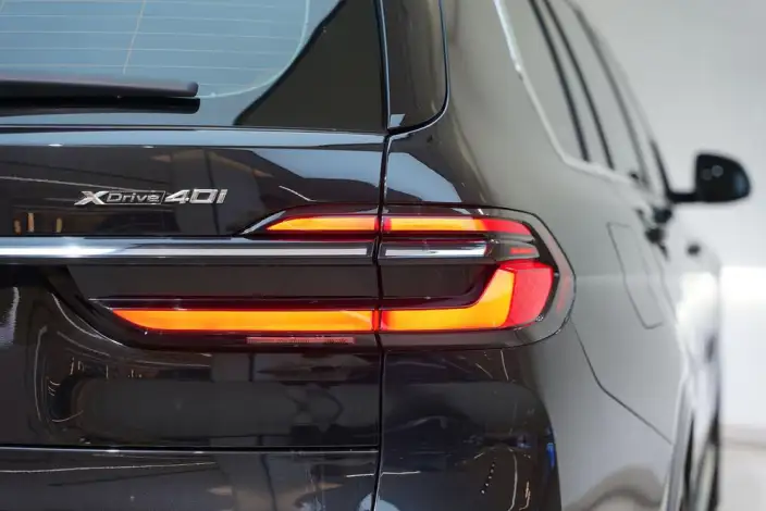 BMW X7 2023 Model xDrive40i Exclusive Model Luxury Set – фото 8