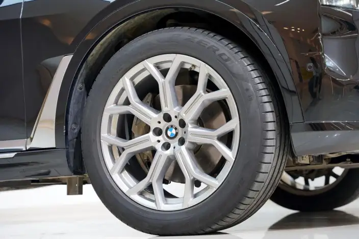 BMW X7 2023 Model xDrive40i Exclusive Model Luxury Set – фото 10