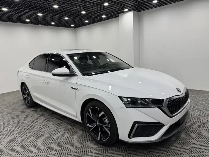 Skoda Octavia 2023 Model Facelift PRO TSI280 DSG Exclusive Edition