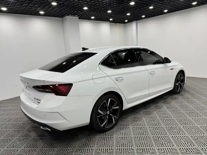 Skoda Octavia 2023 Model Facelift PRO TSI280 DSG Exclusive Edition – фото 6
