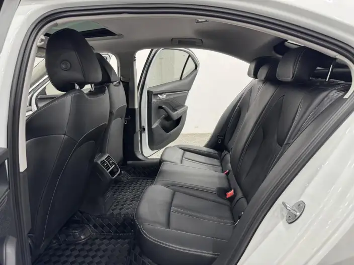 Skoda Octavia 2023 Model Facelift PRO TSI280 DSG Exclusive Edition – фото 9
