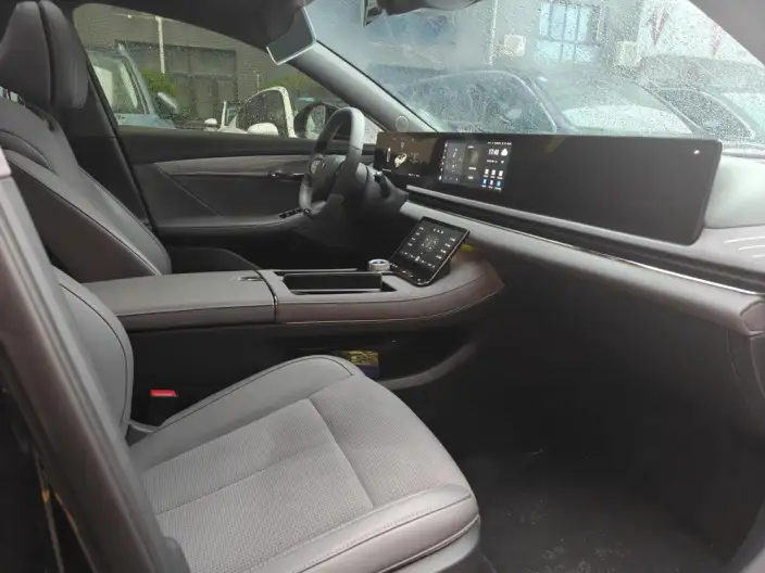 VOYAH Pursuit PHEV 2024 Model Ultra-long Endurance 4WD Ultimate Edition