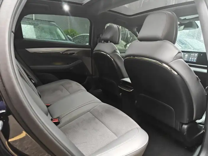 VOYAH Pursuit PHEV 2024 Model Ultra-long Endurance 4WD Ultimate Edition – фото 5