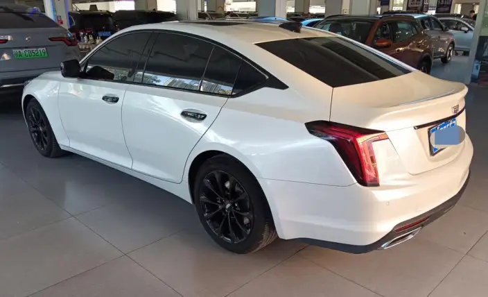 Cadillac CT5 2022 Model 28T Fashion Model