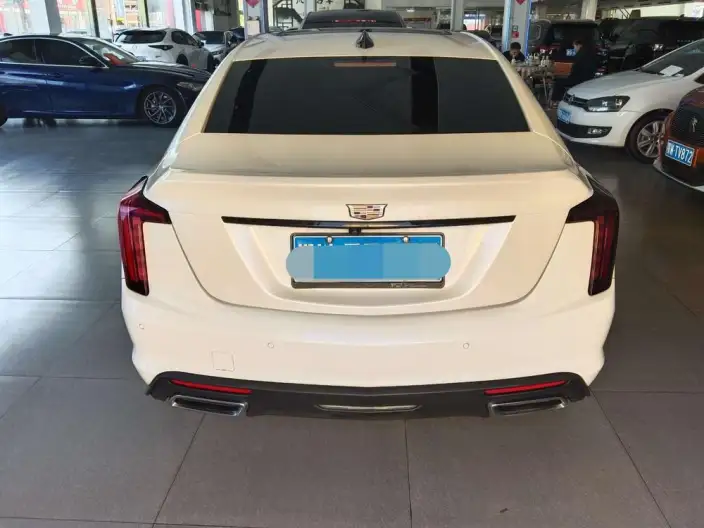 Cadillac CT5 2022 Model 28T Fashion Model – фото 5