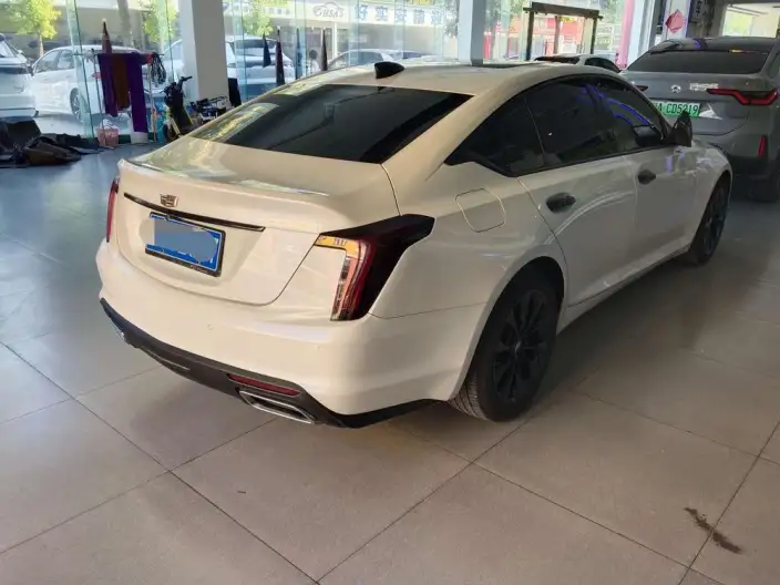 Cadillac CT5 2022 Model 28T Fashion Model – фото 6