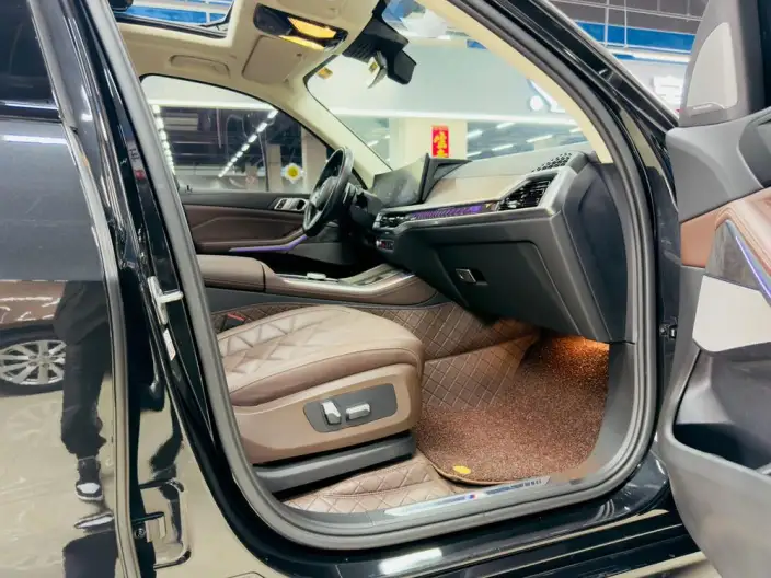 BMW X5 2023 Model xDrive30Li Exclusive Model M Sports Night Set – фото 10