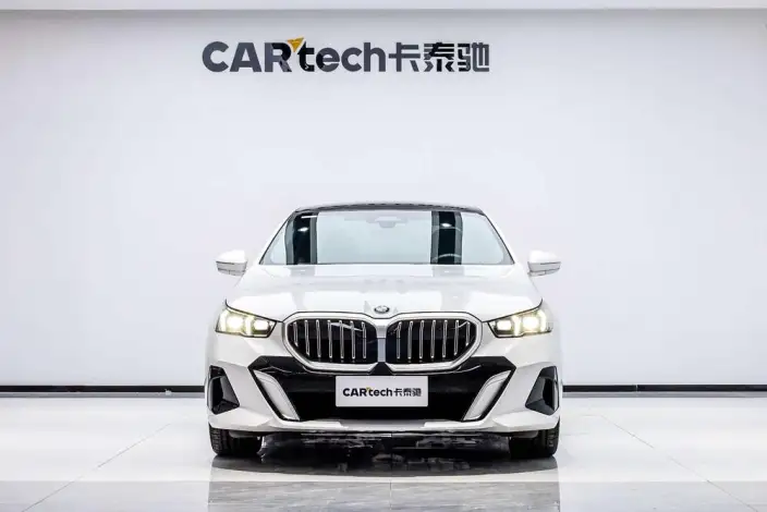 BMW 5 Series 2025 Model 530Li Leading Model M Sports Set