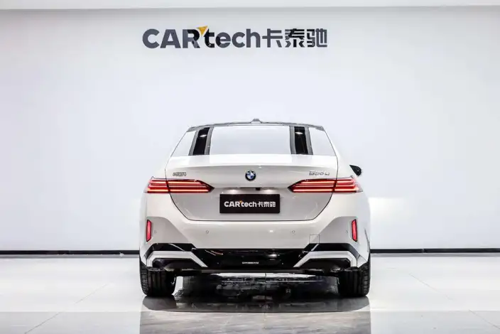 BMW 5 Series 2025 Model 530Li Leading Model M Sports Set – фото 5