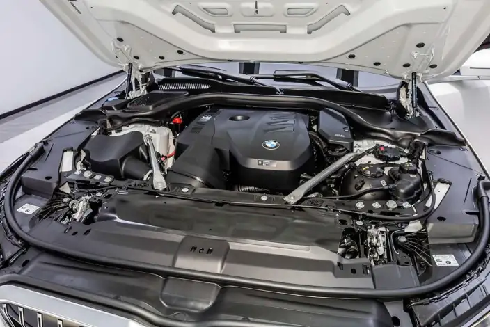 BMW 5 Series 2025 Model 530Li Leading Model M Sports Set – фото 7