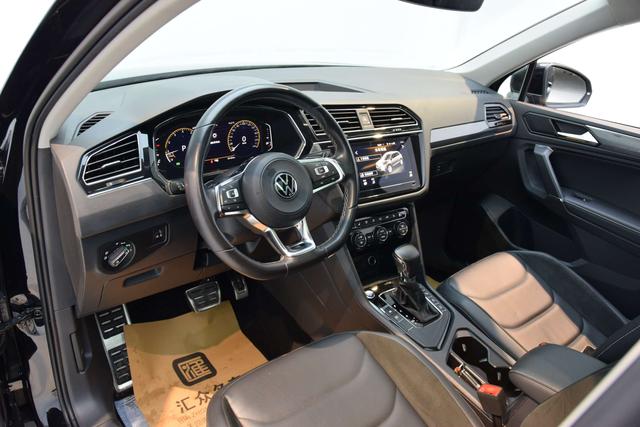 Volkswagen Tiguan L 2021 330 TSI Automatic FWD R-Line Enjoyment – фото 4