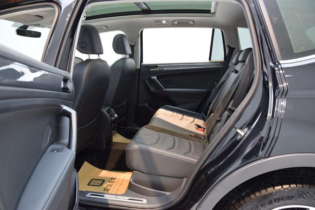 Volkswagen Tiguan L 2021 330 TSI Automatic FWD R-Line Enjoyment – фото 6