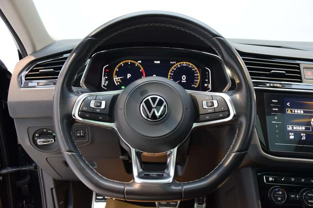 Volkswagen Tiguan L 2021 330 TSI Automatic FWD R-Line Enjoyment – фото 8
