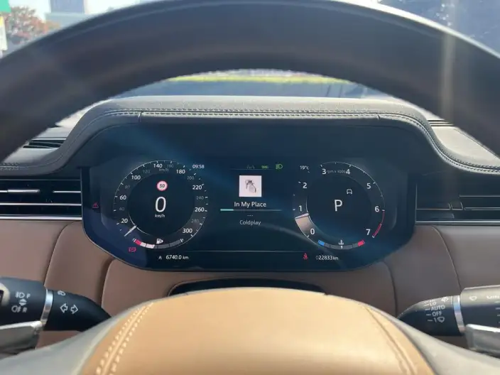 Range Rover 2025 Model 3.0 L6 400PS Shengshi Extended Edition 7 seat – фото 10