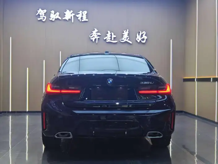 BMW 3 Series 2025 Model 325i M Sports Set – фото 5
