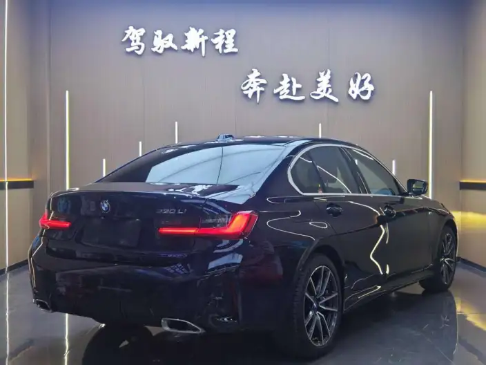 BMW 3 Series 2025 Model 325i M Sports Set – фото 6