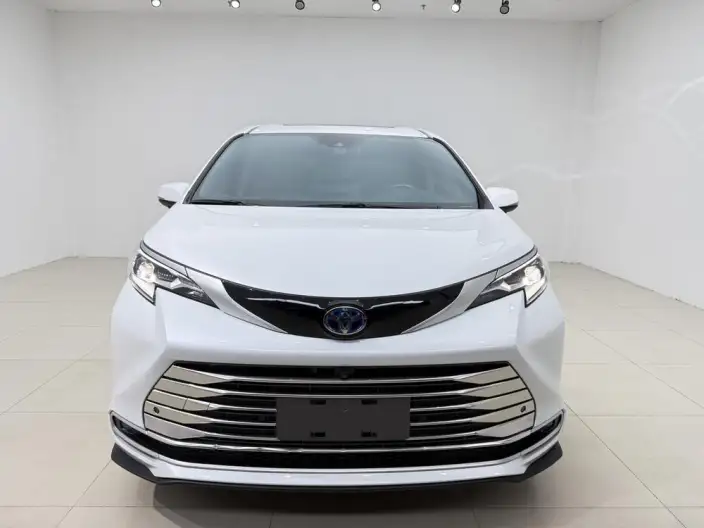 Toyota Sienna 2023 Model Facelift Hybrid 2.5L Supreme Edition