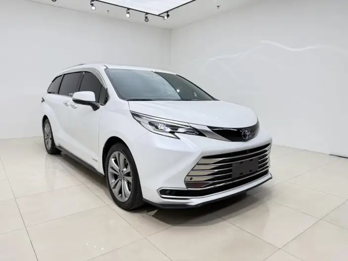 Toyota Sienna 2023 Model Facelift Hybrid 2.5L Supreme Edition