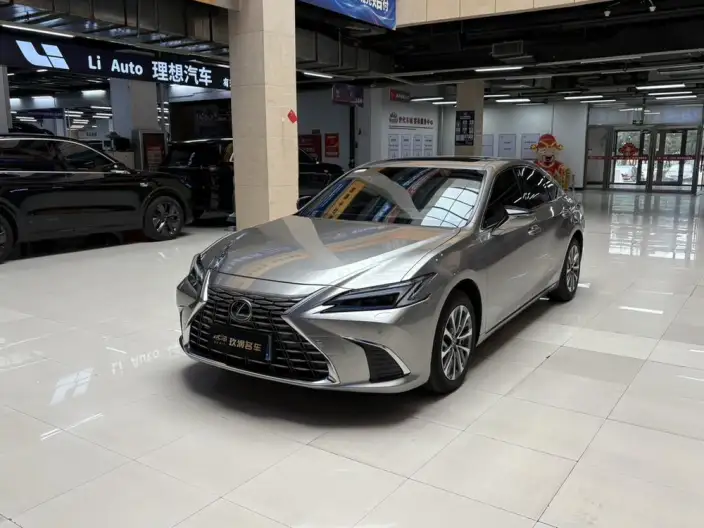 Lexus ES 2025 Model 200 Premium