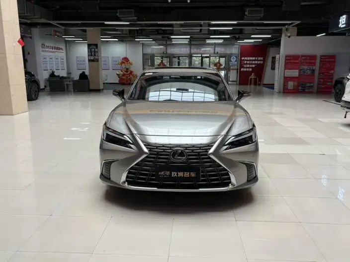 Lexus ES 2025 Model 200 Premium