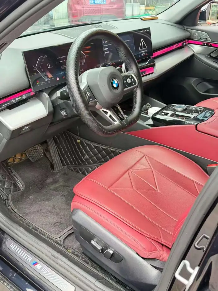 BMW 5 Series 2025 Model 530Li Leading Model M Sports Set – фото 7