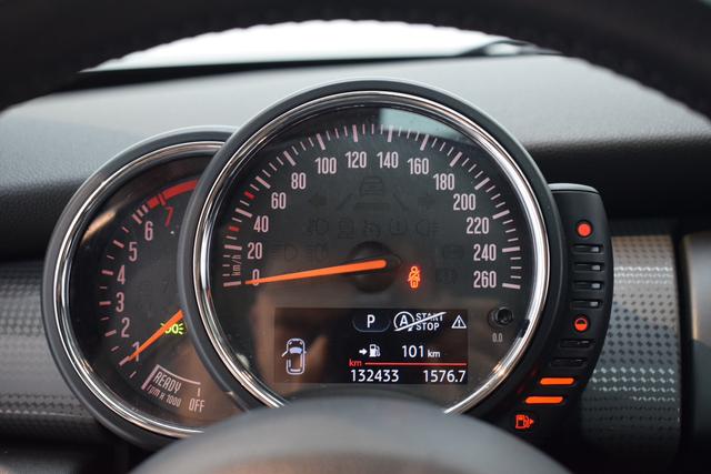 MINI 2015 1.5T COOPER Fun 5-door – фото 9