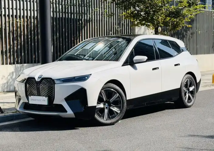BMW iX 2023 Model xDrive40 – фото 1