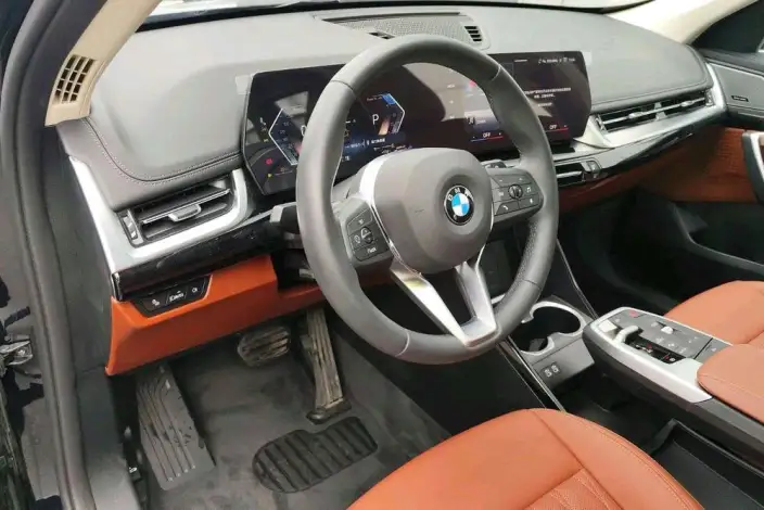 BMW X1 2026 Model sDrive25Li X Design Set – фото 10
