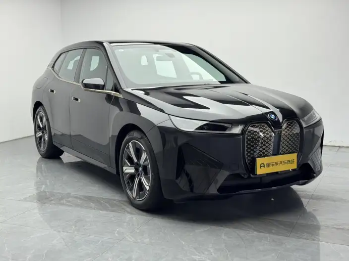 BMW iX 2022 Model xDrive40 – фото 3