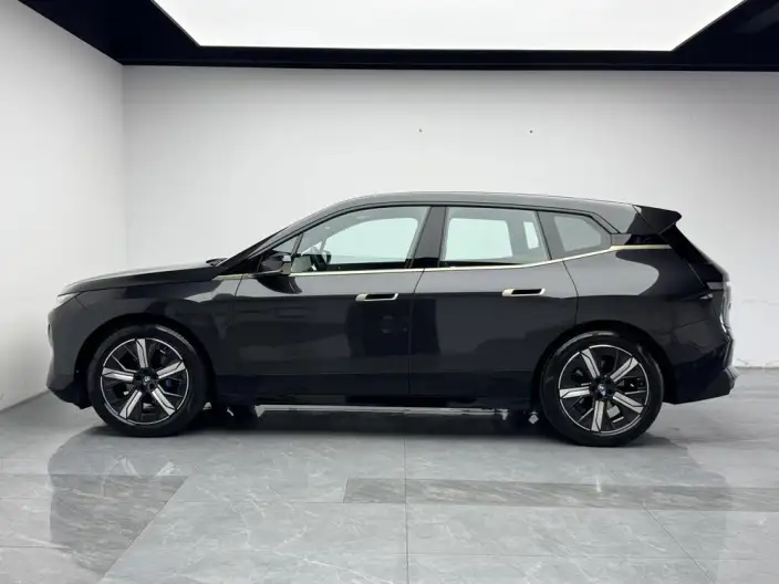 BMW iX 2022 Model xDrive40 – фото 4