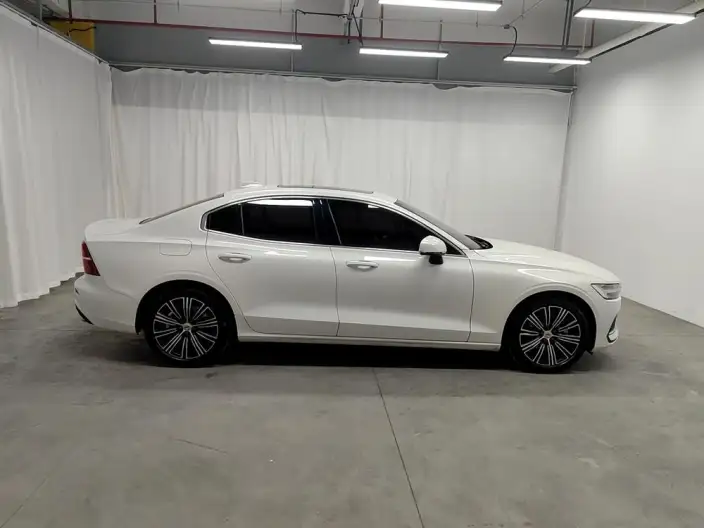 Volvo S60 2022 Model B4 Smart Range Deluxe Edition – фото 8