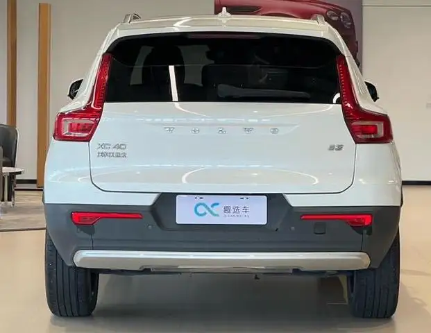 Volvo XC40 2024 Model B3 Smart Range Deluxe Edition – фото 5