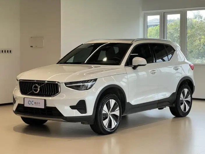 Volvo XC40 2024 Model B3 Smart Range Deluxe Edition