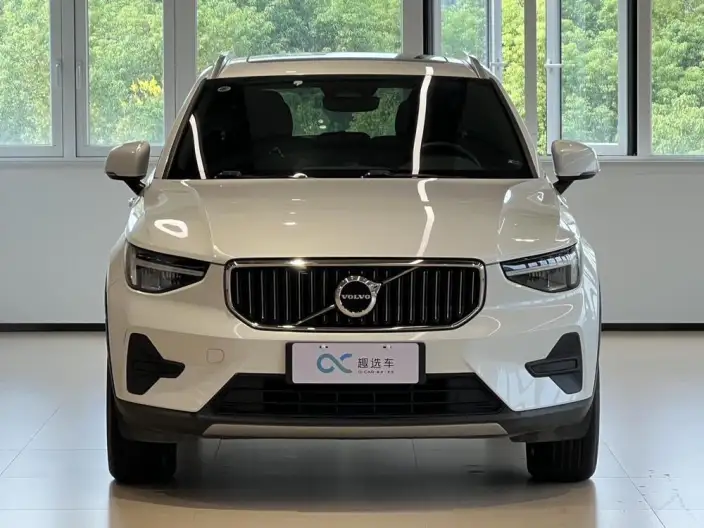 Volvo XC40 2024 Model B3 Smart Range Deluxe Edition