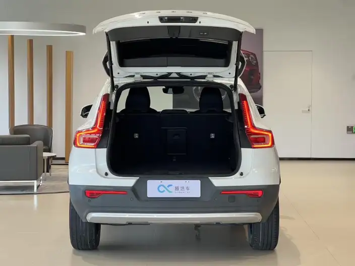 Volvo XC40 2024 Model B3 Smart Range Deluxe Edition – фото 7