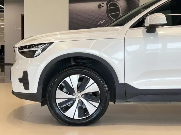 Volvo XC40 2024 Model B3 Smart Range Deluxe Edition – фото 8