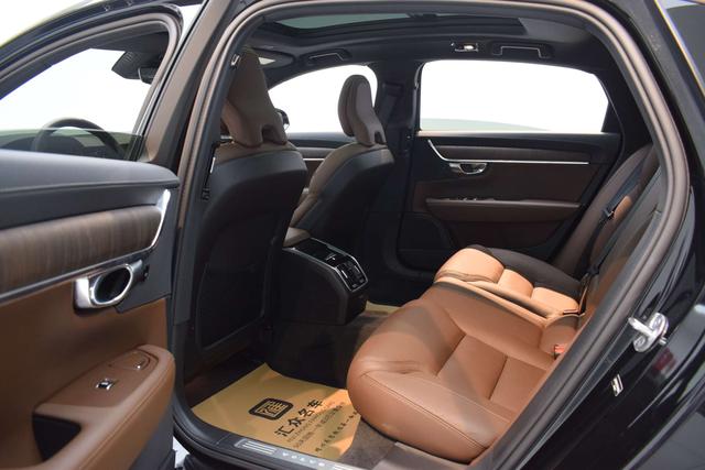 Volvo S90 2025 B5 Intelligent Long Range Luxury Edition – фото 5