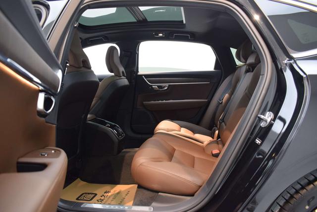 Volvo S90 2025 B5 Intelligent Long Range Luxury Edition – фото 6