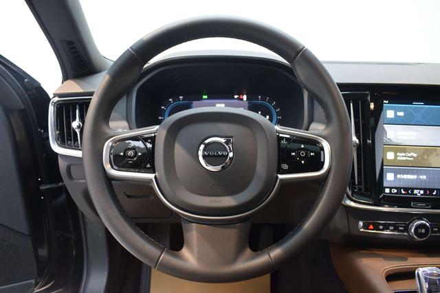 Volvo S90 2025 B5 Intelligent Long Range Luxury Edition – фото 8