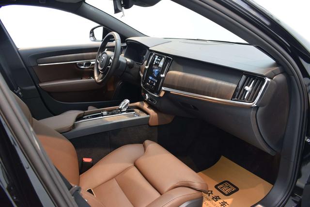 Volvo S90 2025 B5 Intelligent Long Range Luxury Edition – фото 17