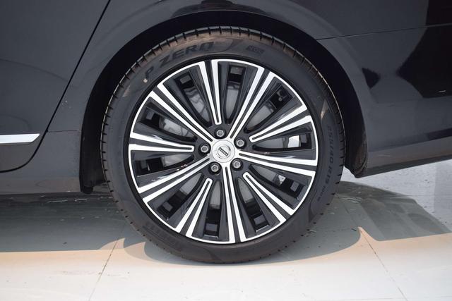 Volvo S90 2025 B5 Intelligent Long Range Luxury Edition – фото 21