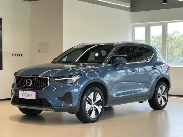 Volvo XC40 2024 Model B3 Smart Range Deluxe Edition