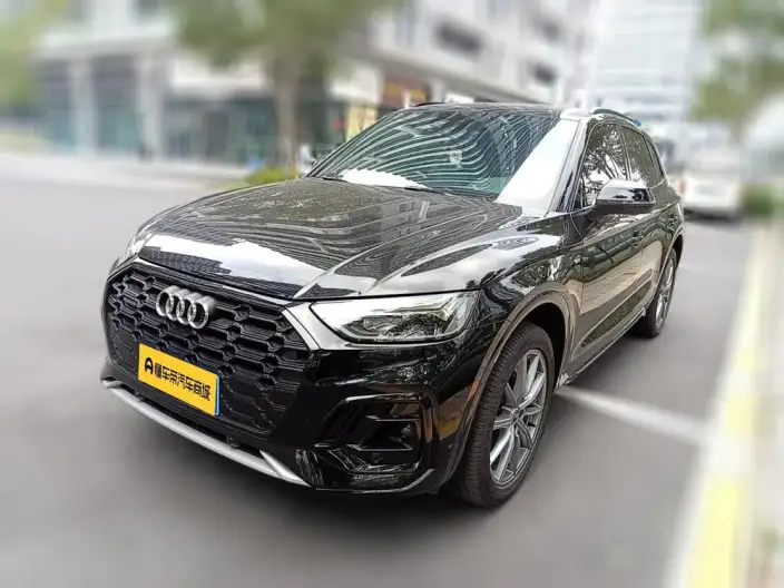 Audi Q5L 2023 Model 40T Luxury Dynamic Model – фото 1