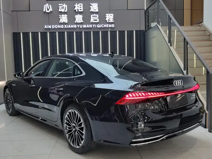 Audi A7 L 2024 Model 45 TFSI Luxury Model – фото 4