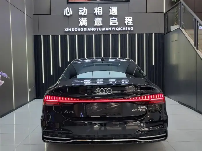 Audi A7 L 2024 Model 45 TFSI Luxury Model – фото 5