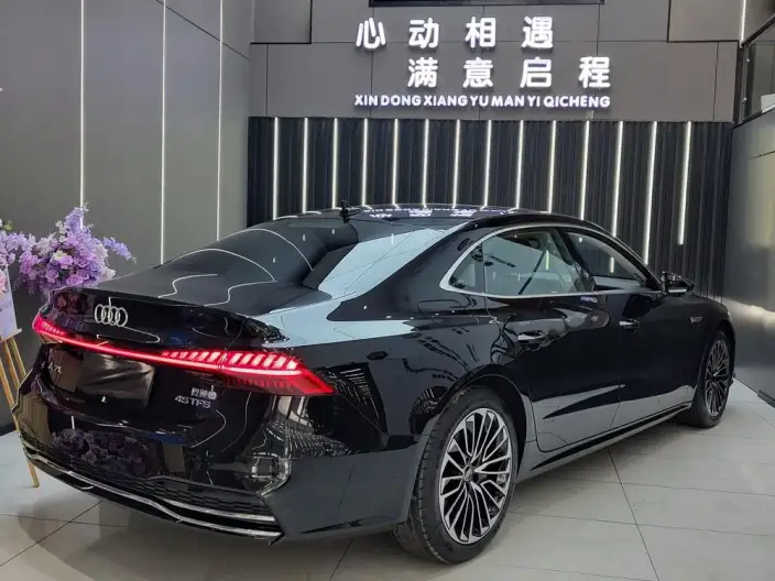 Audi A7 L 2024 Model 45 TFSI Luxury Model – фото 6
