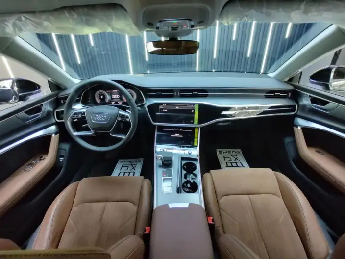 Audi A7 L 2024 Model 45 TFSI Luxury Model – фото 7