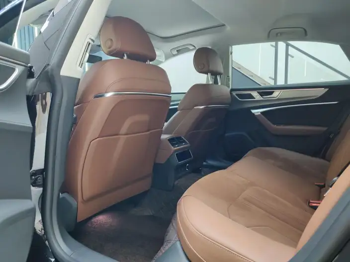 Audi A7 L 2024 Model 45 TFSI Luxury Model – фото 9