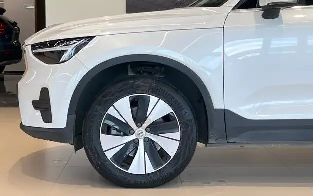 Volvo XC40 2024 Model B3 Smart Range Deluxe Edition – фото 7