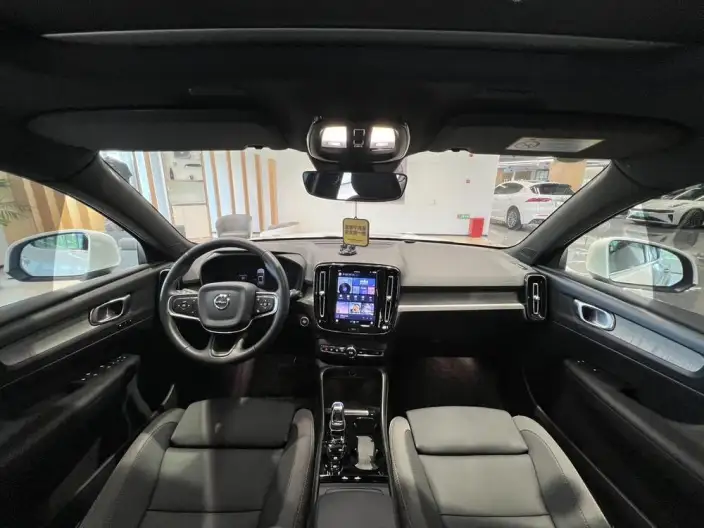 Volvo XC40 2024 Model B3 Smart Range Deluxe Edition – фото 10